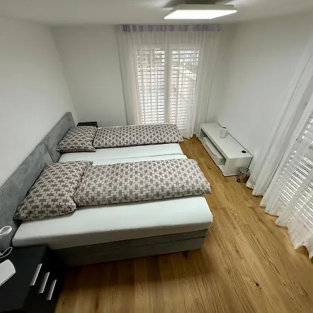 Apartment Haus Römerhof 3 *
